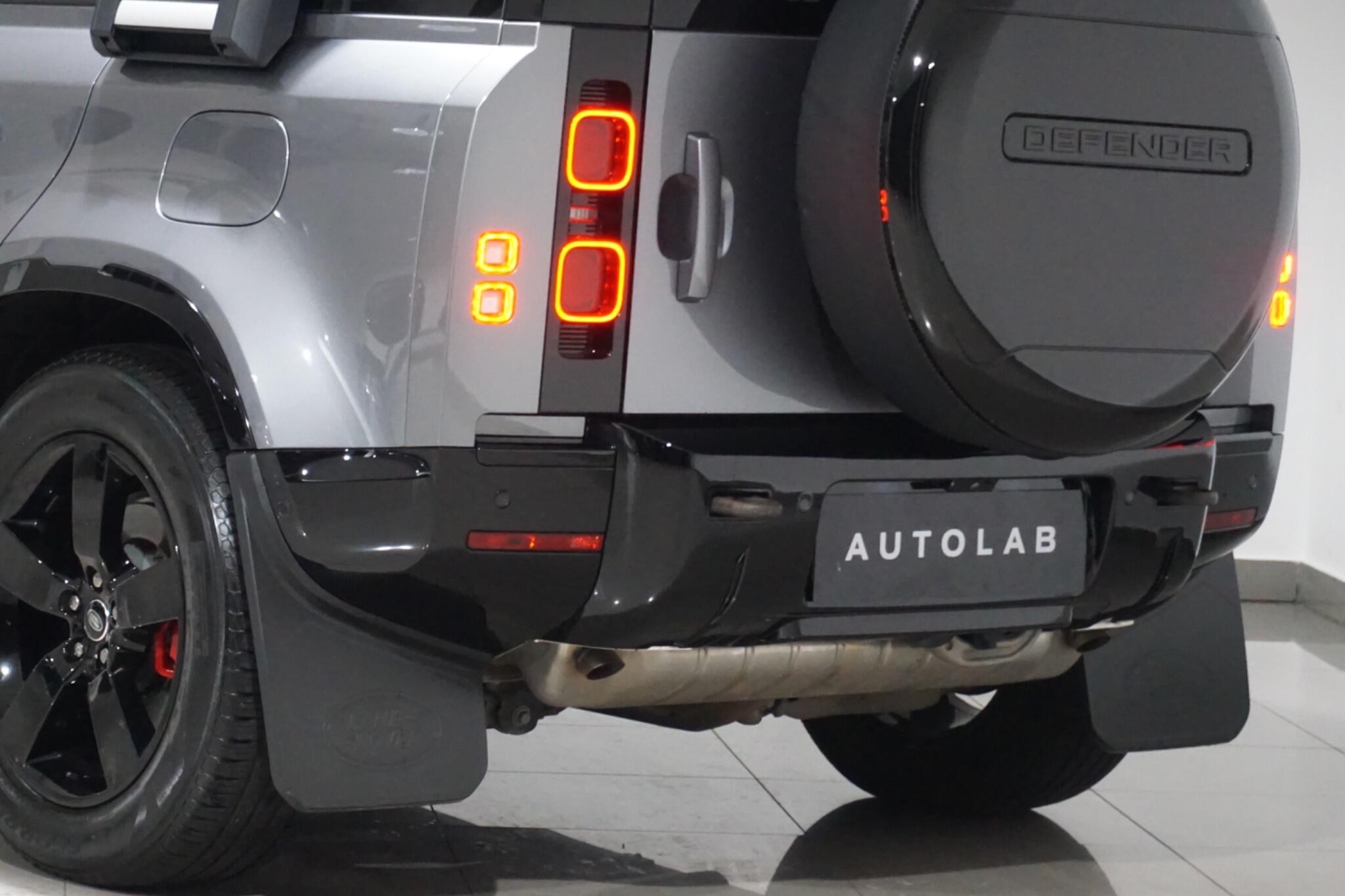 Land Rover Defender 110 2.0 P400e 15.4kWh X-Dynamic SE SUV 5dr Petrol Plug-in Hybrid Auto 4WD Euro 6 (s/s) (404 ps)